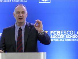 El director de La Masía, la institución que forma a futuros talentos en el Barcelona FC de España, Carles Folguera, presenta la charla La Masía del Fútbol Club Barcelona: el camino es la clave en Santo Domingo (República Dominicana). EFE