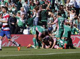 El Real Betis peina el mercado de fichajes y frena sus objetivos en el Brujas. EFE