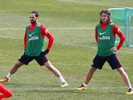 Juanfran et Felipe, deux Colchoneros en attente. EFE