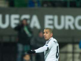 Feghouli es uno de los deseados por el conjunto hispalense. EFE