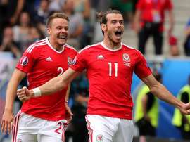 Chris Gunter, junto a Gareth Bale, le ha arrebatado el trofeo al del Real Madrid. EFE