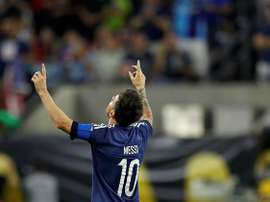 Empezó flojo, por una lesión, pero Messi está demostrando por qué es el mejor. EFE