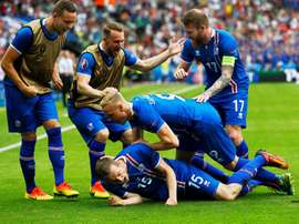 La Selección Islandesa se clasificó como segunda de grupo gracias a su triunfo ante Austria. EFE
