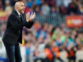 Abelardo pidió a sus hombres intensidad para batir al Celta. EFE