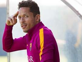 Adriano podría irse con Iniesta a Japón. EFE