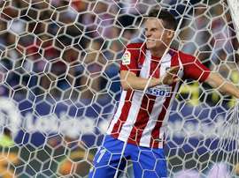 El delantero francés del Atlético de Madrid Kevin Gameiro, durante el partido de la primera jornada de Liga en Primera División que Atlético de Madrid y Deportivo Alavés jugaron en el estadio Vicente Calderón, en Madrid. EFE