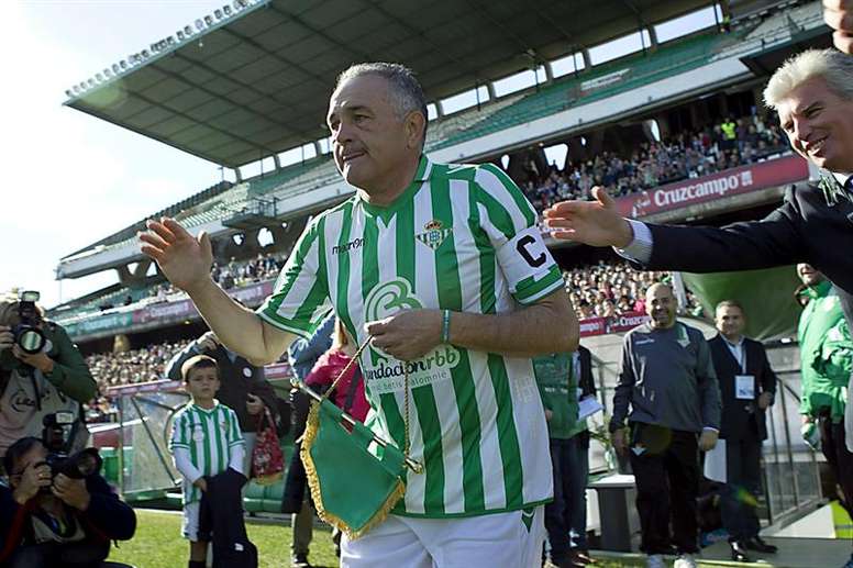 Se cumplen 40 años del debut de Rafael Gordillo con el Betis BeSoccer