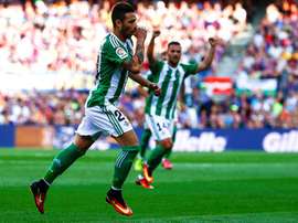 Regresa tras su cesión en el Guizhou chino. Está a dos goles del récord de Rincón. EFE