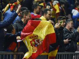 Una pequeña representación española acompañó a 'la Roja' en Macedonia. EFE/Archivo