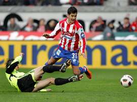 Nacho Cases hace autocrítica del último encuentro del Sporting ante la Real. EFE/Archivo