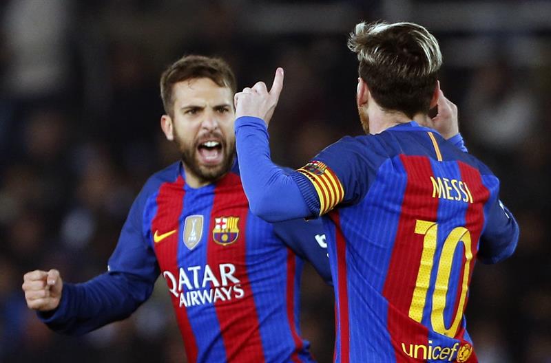 Siguiente Artículo Artículo previo
Pin La pareja Leo Messi Alba está de moda. EFE Whatsapp Twitter Facebook Comentarios 1