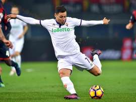 Mauro Zarate in action with Fiorentina. EFE