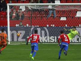 El Sporting cayó en casa ante un buen Eibar. EFE/Archivo