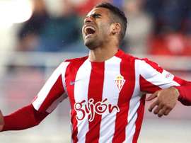 Douglas ha ido de cesión en cesión. EFE
