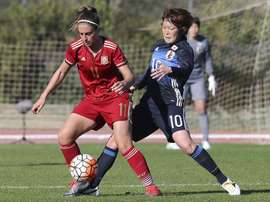 España debutó con victoria. EFE