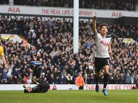 Heung-Min Son lidera la goleada del Tottenham hacia las semifinales. EFE/EPA