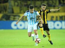 Nahitan Nández se cuela en la agenda del conjunto 'che'. EFE