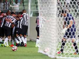 Fred se salió en la victoria de Atlético Mineiro. EFE