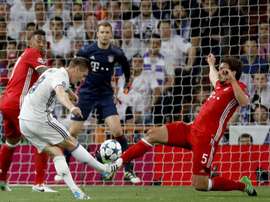 Kroos pictured playing against his former club for Real Madrid. EFE