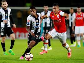 Santos recuperó el liderato con los tres puntos logrados ante Santa Fe. EFE