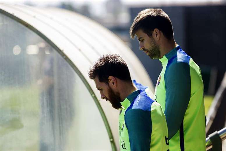 Messi and Pique are reportedly no longer on speaking terms. EFE