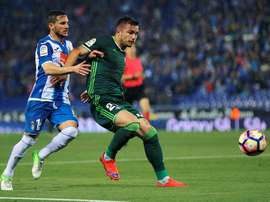 El futbolista bético, en la puerta de salida. EFE
