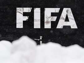 La FIFA aprobó una reforma para proteger a jugadores y entrenadoras. EFE