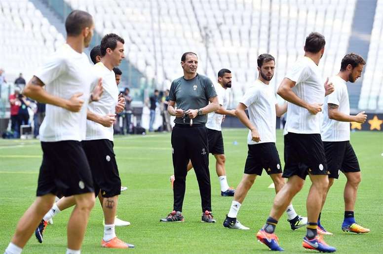 Dernier Entraînement De La Juventus à Turin Besoccer
