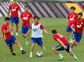 Pandev considera a David Silva el mejor jugador de la selección. EFE/EPA