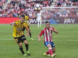 Fran Sandaza (d) ha dicho adiós definitivamente al Girona. EFE/Archivo
