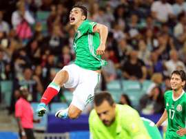 L'attaquant mexicain intéresse la Premier League. EFE