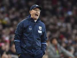 Tony Pulis' West Brom are eyeing Fenerbache's Josef de Souza. EFE/Archivo