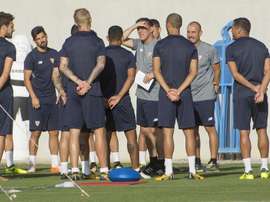 Carballo reforzará la medular de Berizzo. EFE