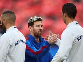 A única vez que Messi pediu uma camisa foi de um jogador do Real Madrid. EFE/Archivo