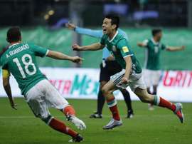 L'attaquant mexicain recommande Pizarro au PSV. EFE
