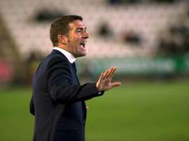 Carrión felicitó a sus jugadores por el partido. EFE/Archivo