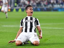Paulo Dybala got injured in the warm-up. EFE