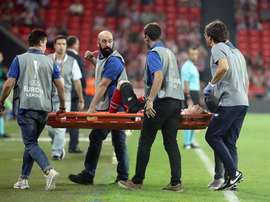 Muniain suffers serious knee injury. EFE