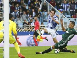 'Culés' e 'merengues' atentos a lateral da Real Sociedad. EFE