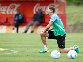 Gastón Ramírez asegura que Uruguay se dejará la piel sobre el césped. EFE