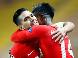 Monaco venceu Caen graças aos gols de Keita e Falcao. EFE