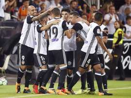 O Valencia venceu na visita ao Alavés, por 1-2. EFE