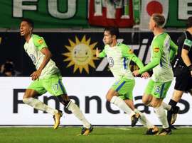 El Wolfsburgo salvó un punto al final. EFE
