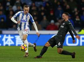 Chelsea e Huddersfield defrontam-se para a jornada 35 da Premier League.