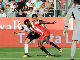 Kayode entrenó hoy junto al resto del grupo. EFE