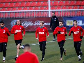 Muchos sudamericanos entre uno y otro equipo. EFE