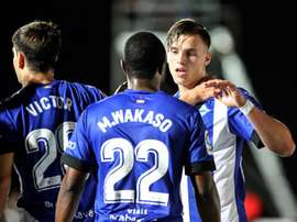 Demirovic amplió hasta 2021 su contrato con el Alavés. EFE