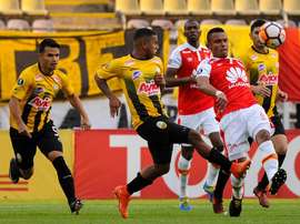Santa Fe tiene todo a favor para salir victorioso del duelo ante Táchira. EFE/Archivo