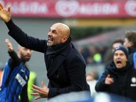 Spalletti fell victim to a harmless prank by Gomez. EFE