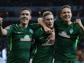 Kruse (i) celebra un tanto con el Werder Bremen. EFE